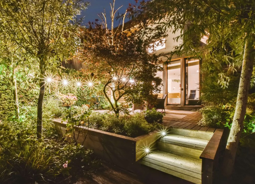 Energy-efficient LED pathway lighting installation