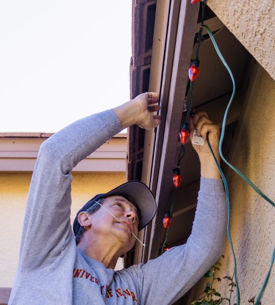 Hire electrician for outdoor lighting